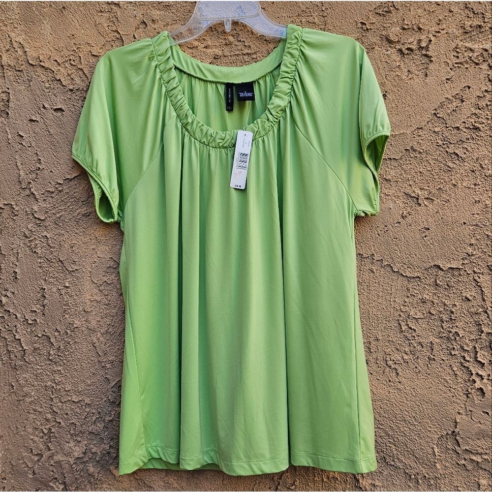 New Directions Green Short Sleeve Shirt
